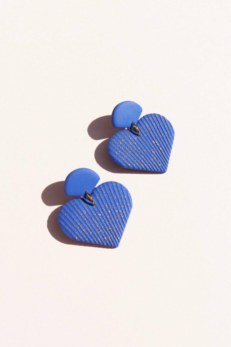 Boucles d'oreilles AGAPI . Bleu Cyclades & moucheté doré – Image 3