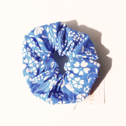 Le Σουσου ✹ scrunchie cheveux fleurs bleues