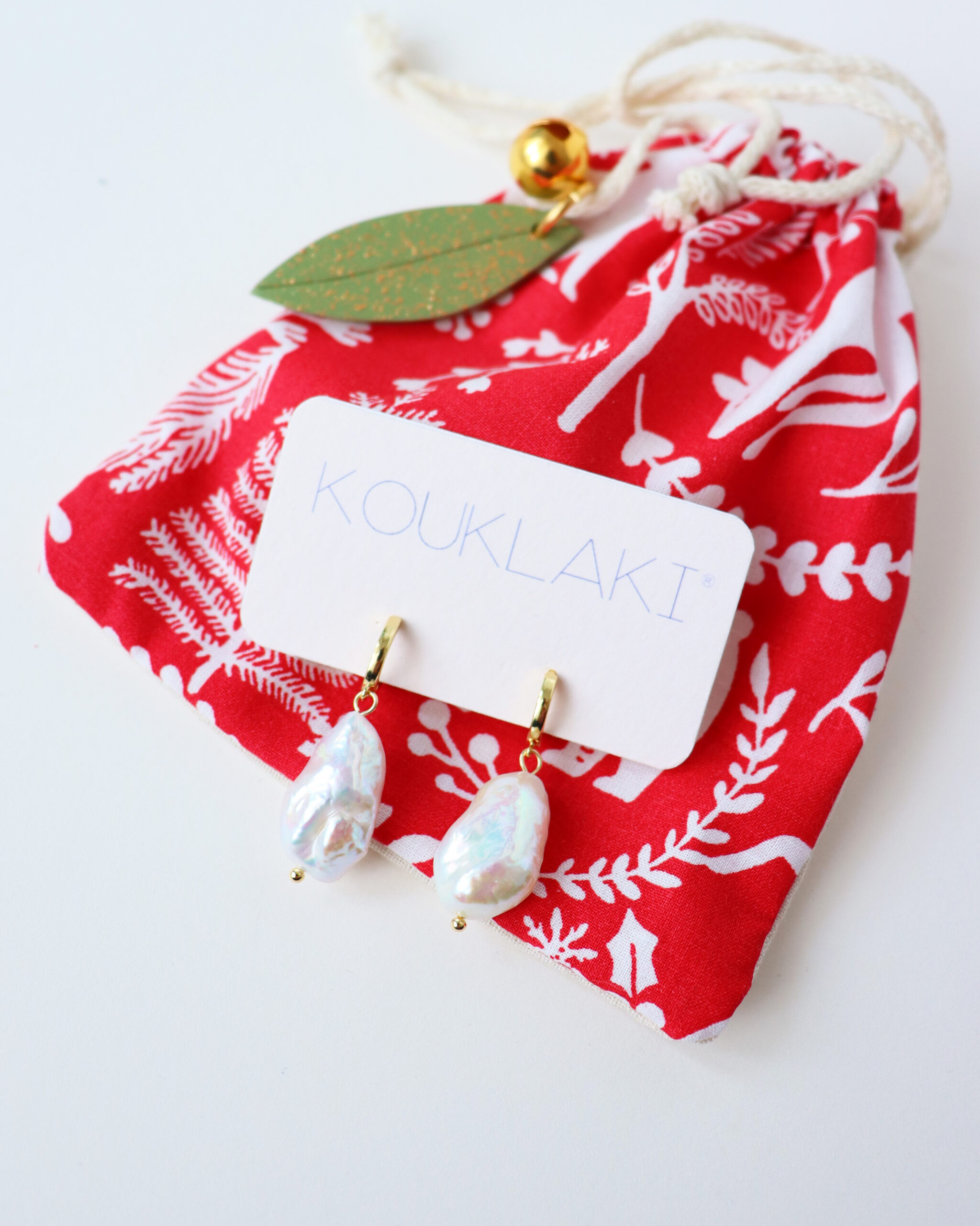 Boucles d'oreilles NEIGE créoles . série limitée